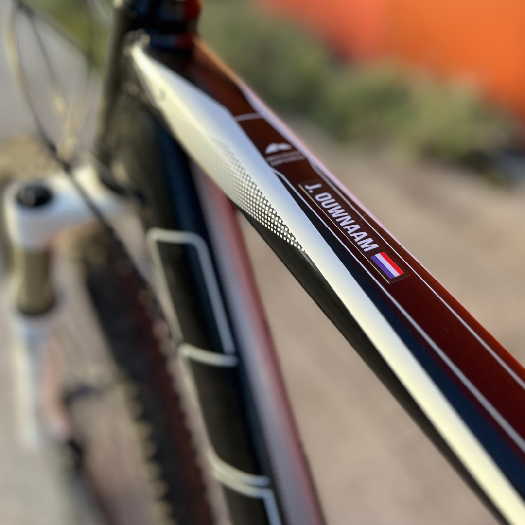 Naamstickers racefiets: zo geef je jouw fiets een persoonlijke touch